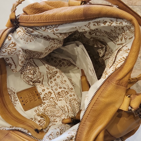 Free People We The Free Emerson Tote Bag New With Tags Butter Gold - Picture 5 of 6